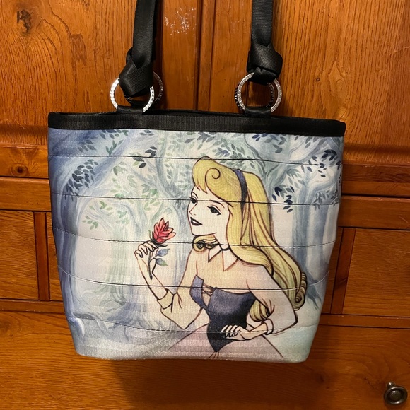 Disney Harvey’s seatbelt bag good vs evil - Picture 2 of 6